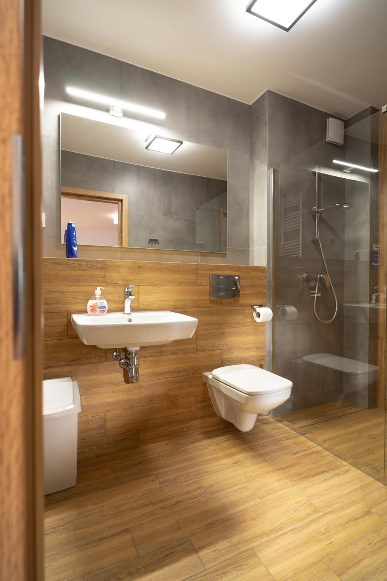 Plesna Park Hotel Bagian luar foto