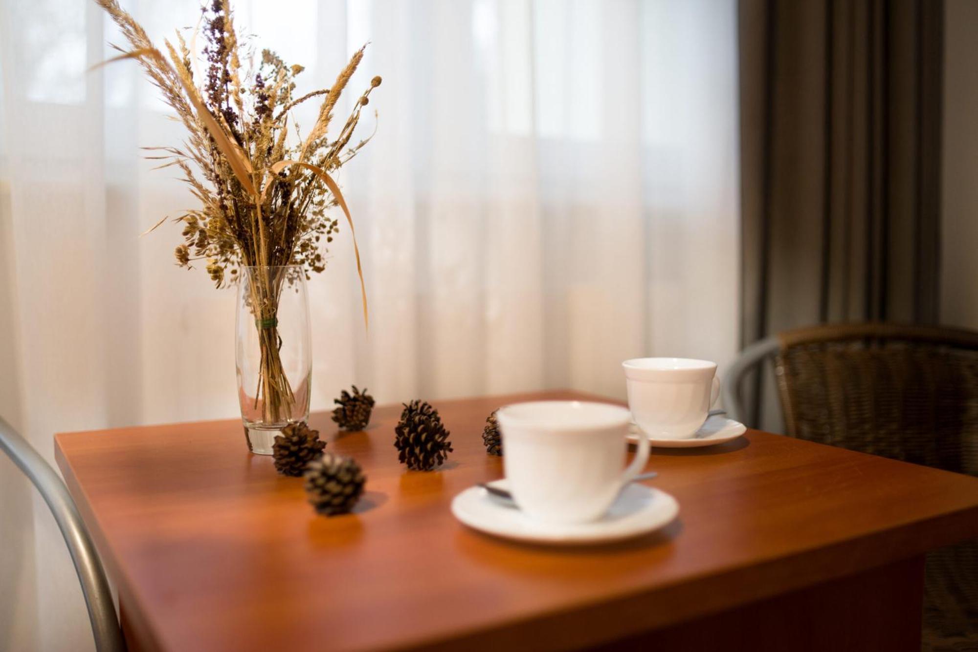 Plesna Park Hotel Bagian luar foto