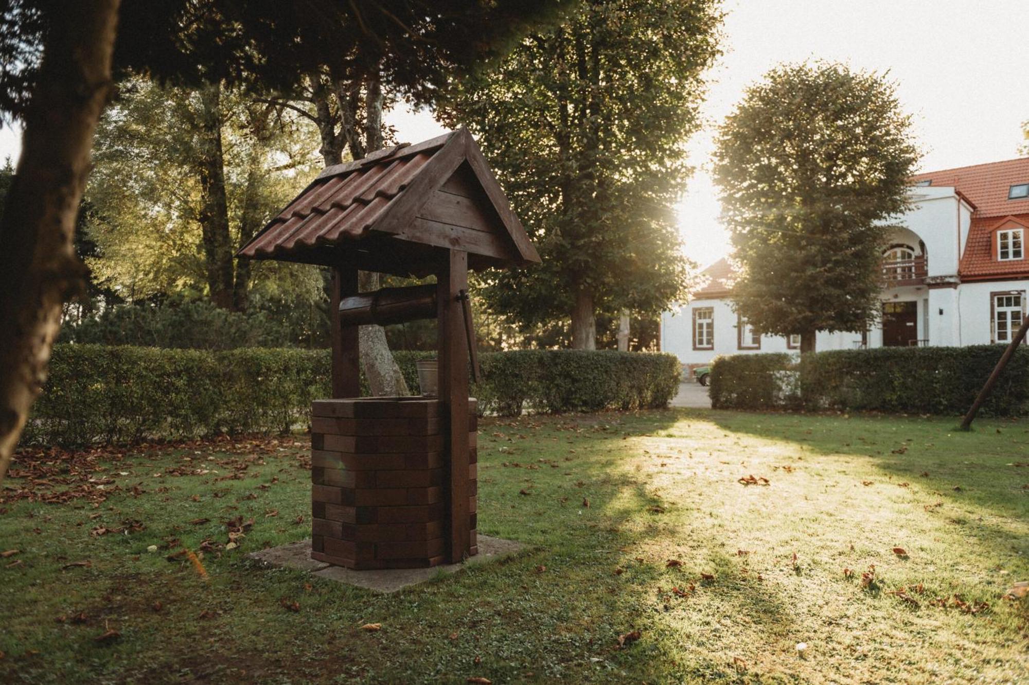 Plesna Park Hotel Bagian luar foto