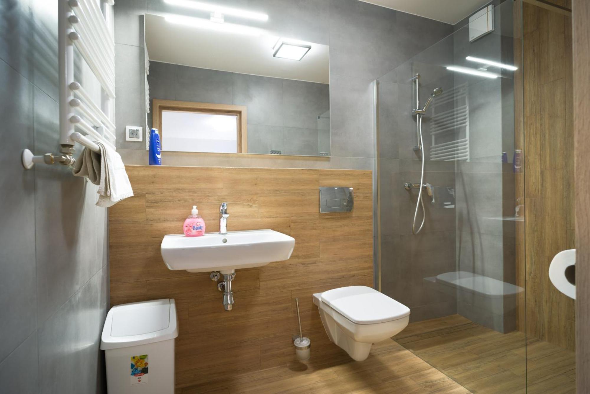 Plesna Park Hotel Bagian luar foto