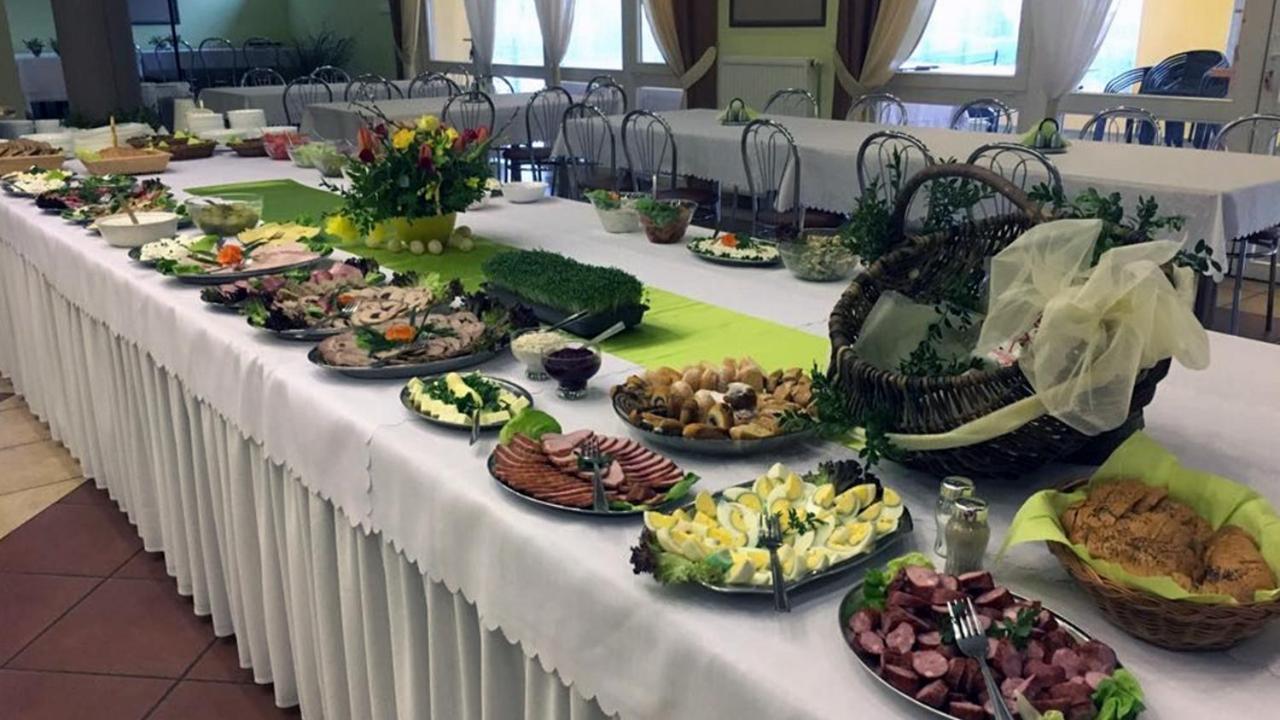 Plesna Park Hotel Bagian luar foto
